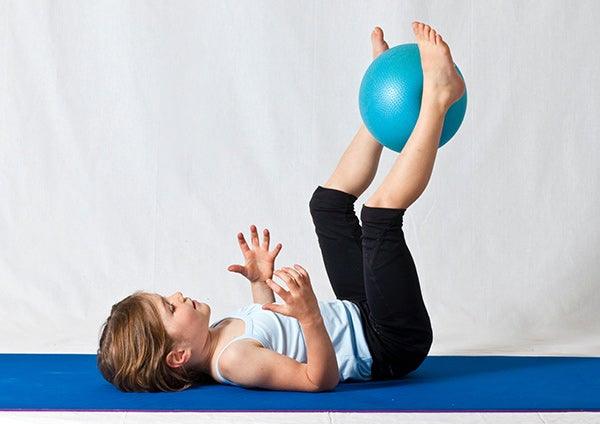 The 3 most effective medicine ball core training action - FitBeast