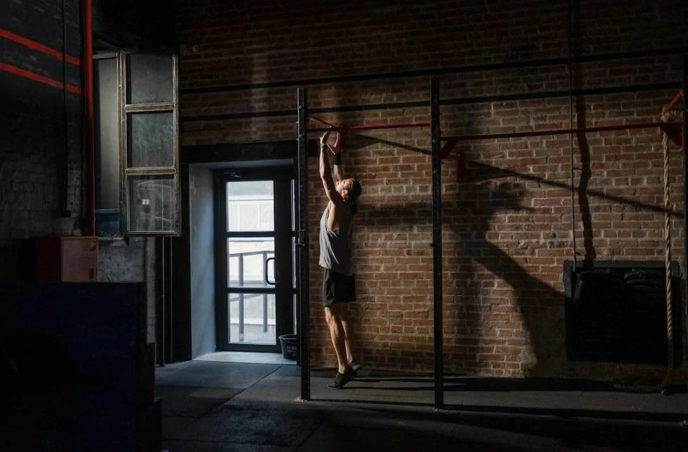 using a pull-up bar for abs